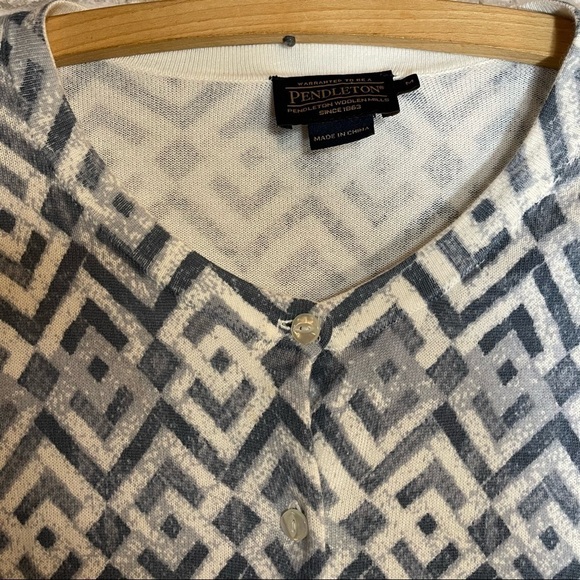 Pendleton Women’s Blue Chevron Button Up Cotton Cardigan Sweater Sz M - Picture 4 of 9